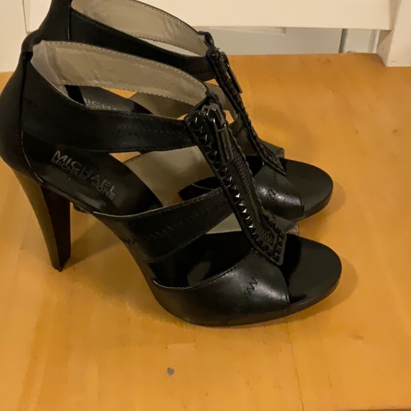 Michael Kors Shoes - Picture 2 of 8